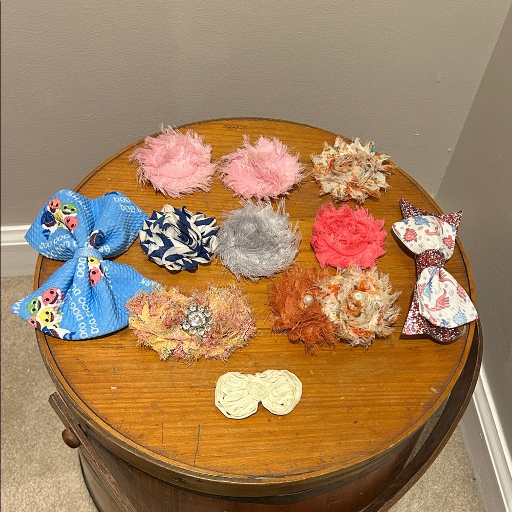 Lot of 11 girls bows